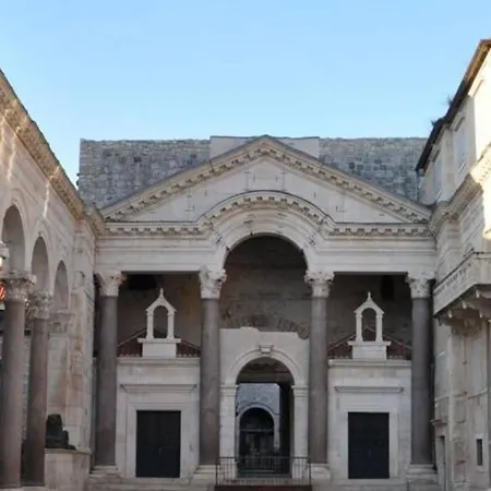 Апартаменти Santa Rita Спліт